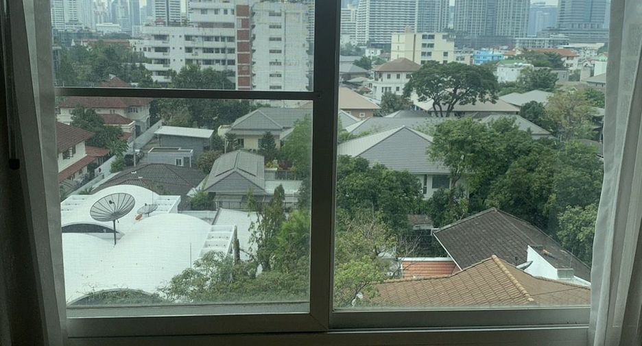 For rent 2 bedrooms condo in Watthana, Bangkok