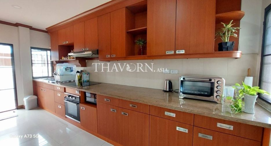 For sale 3 bedrooms house in East Pattaya, Pattaya