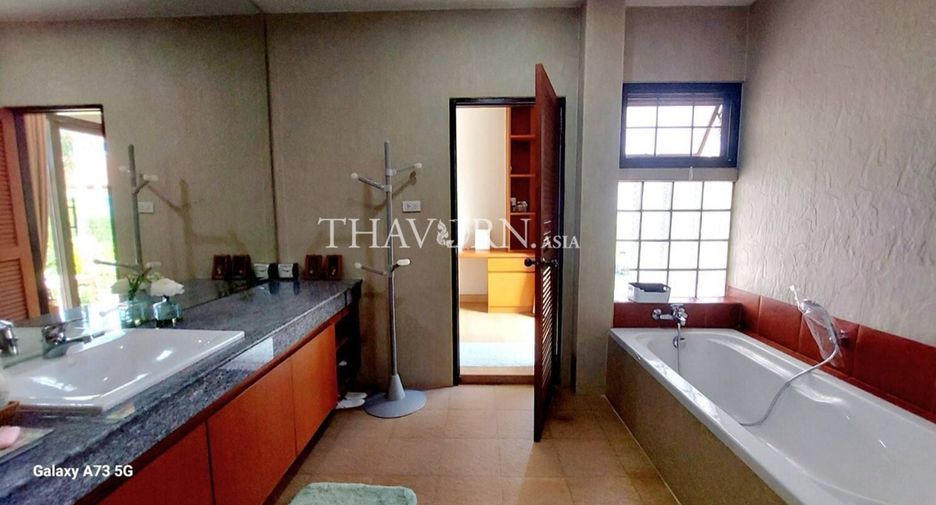 For sale 3 bedrooms house in East Pattaya, Pattaya