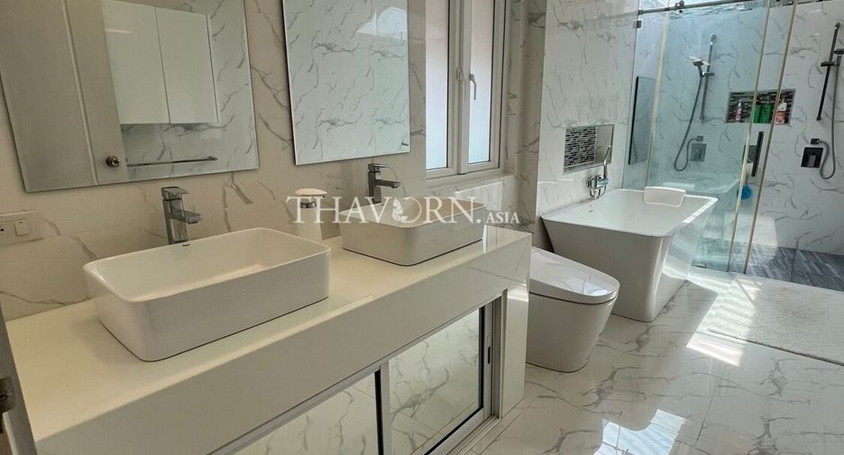 Haus zum Kauf mit 4 Zimmer in Bang Lamung, Chonburi