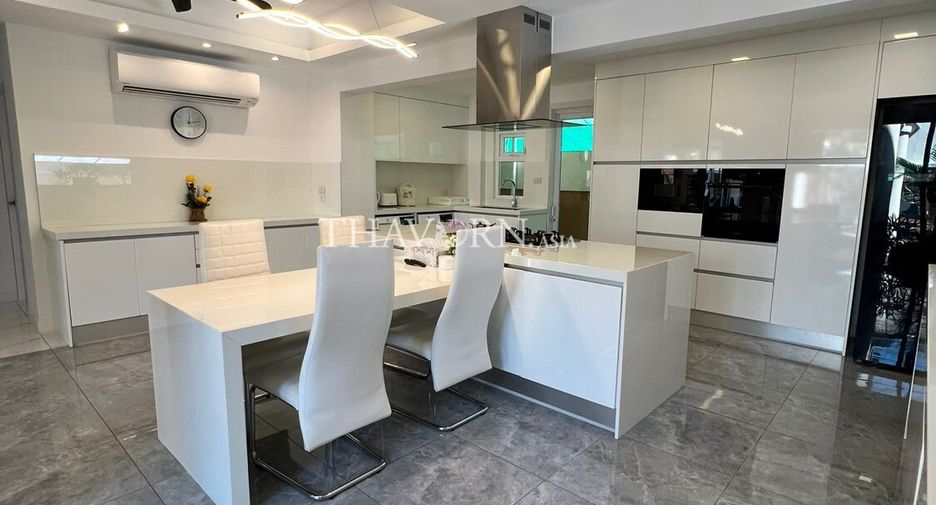 Haus zum Kauf mit 4 Zimmer in Bang Lamung, Chonburi