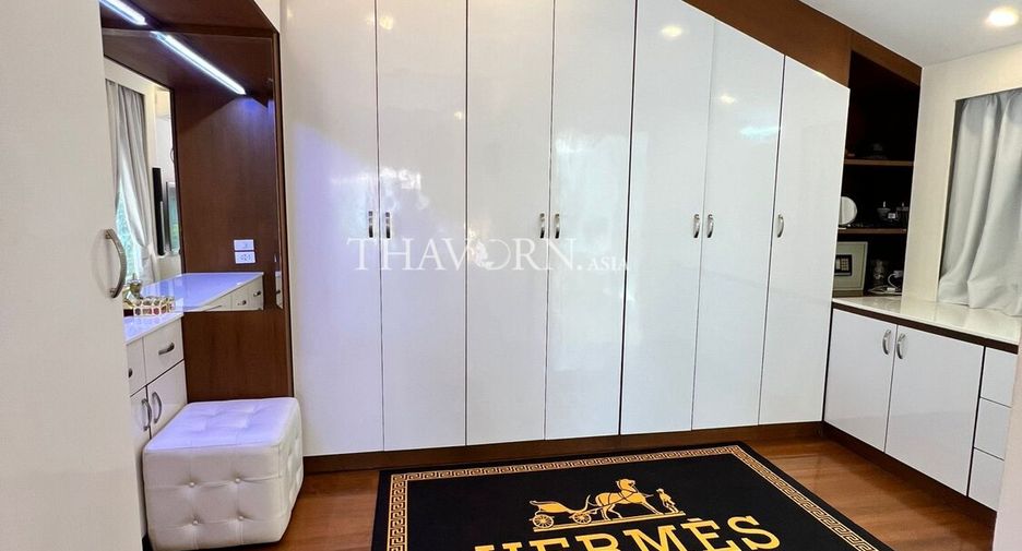 Haus zum Kauf mit 4 Zimmer in Bang Lamung, Chonburi