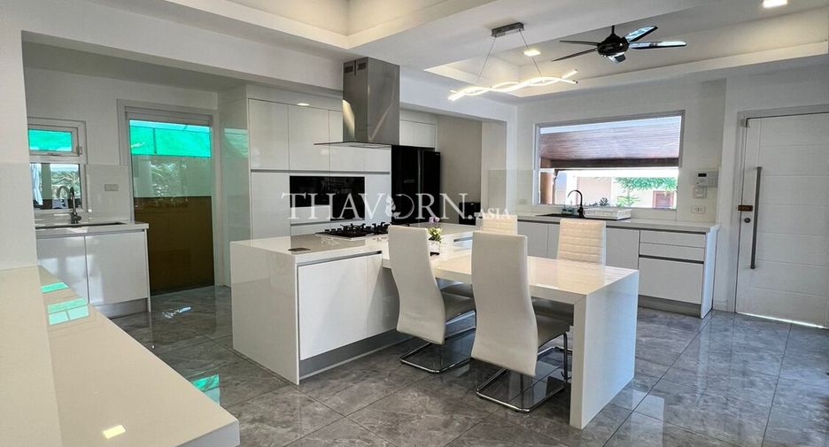 Haus zum Kauf mit 4 Zimmer in Bang Lamung, Chonburi