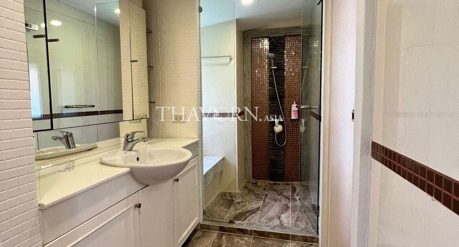 Haus zum Kauf mit 4 Zimmer in Bang Lamung, Chonburi