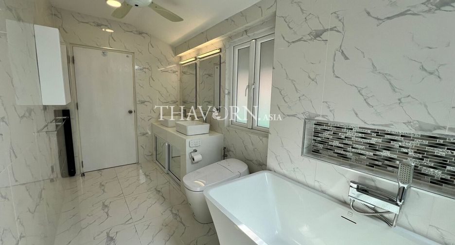 Haus zum Kauf mit 4 Zimmer in Bang Lamung, Chonburi