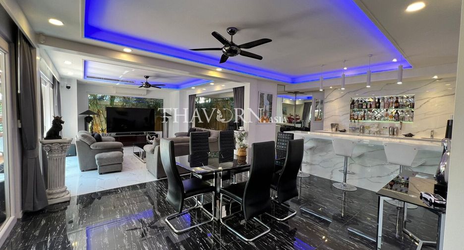 Haus zum Kauf mit 4 Zimmer in Bang Lamung, Chonburi
