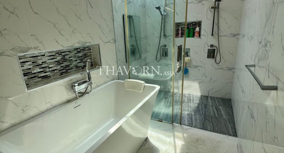 Haus zum Kauf mit 4 Zimmer in Bang Lamung, Chonburi