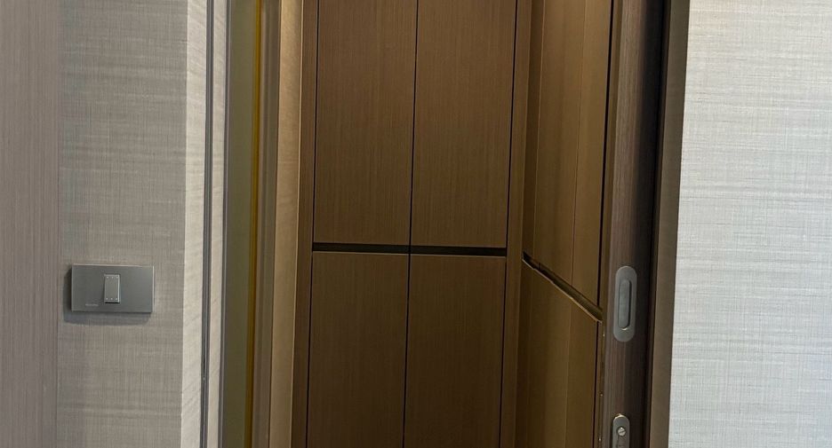 For rent 2 bedrooms condo in Sathon, Bangkok