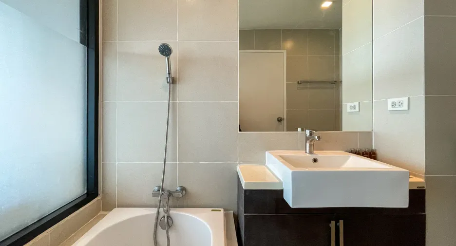 For rent 1 bed condo in Watthana, Bangkok