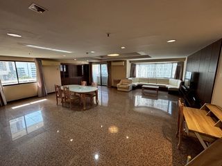 For rent 3 bedrooms condo in Khlong Toei, Bangkok