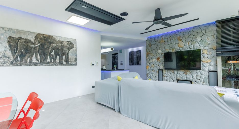For sale 3 bedrooms condo in Kathu, Phuket
