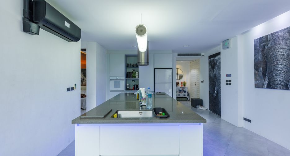 For sale 3 bedrooms condo in Kathu, Phuket