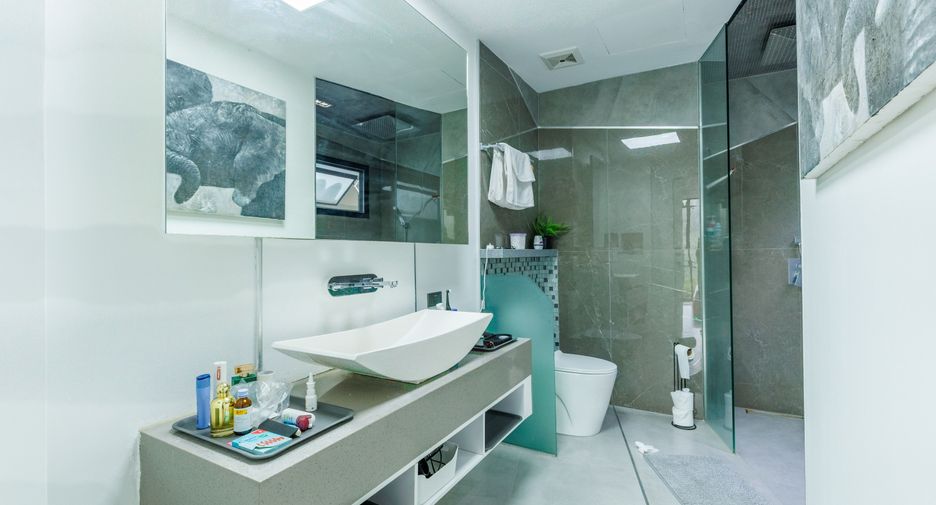 For sale 3 bedrooms condo in Kathu, Phuket