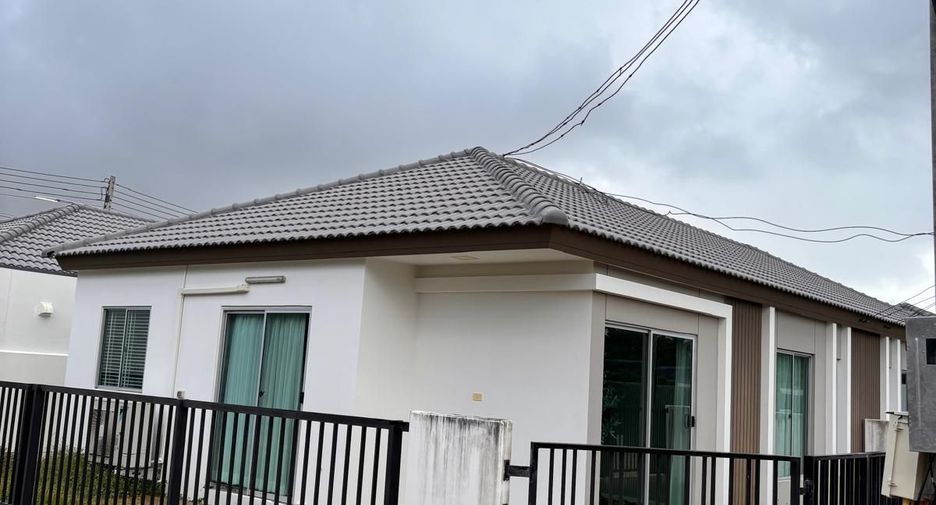 For rent 3 bedrooms townhouse in Thalang, Phuket