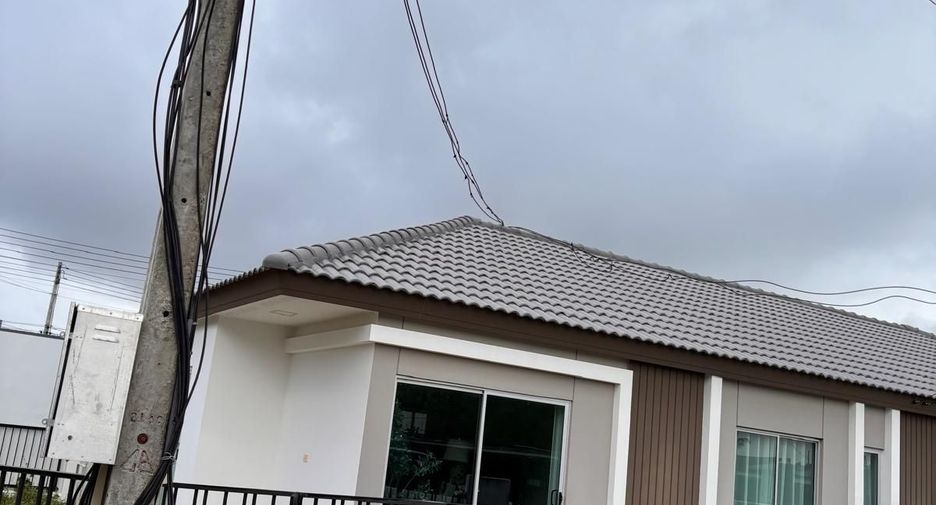 For rent 3 bedrooms townhouse in Thalang, Phuket