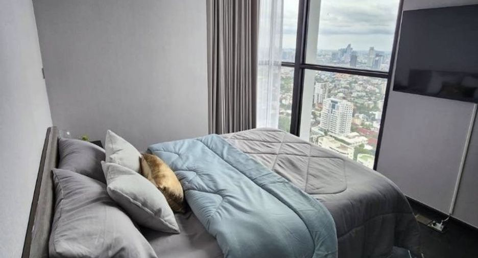 For rent 2 bedrooms condo in Watthana, Bangkok