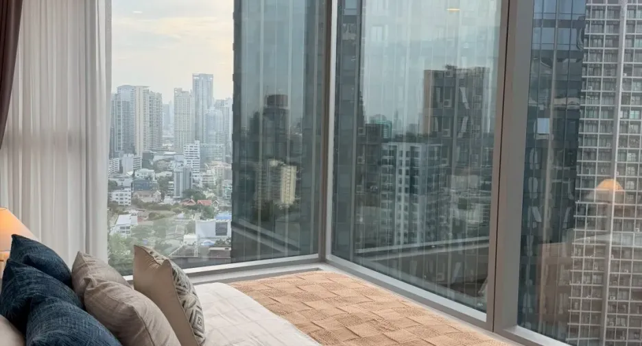 For sale 2 bedrooms condo in Khlong Toei, Bangkok
