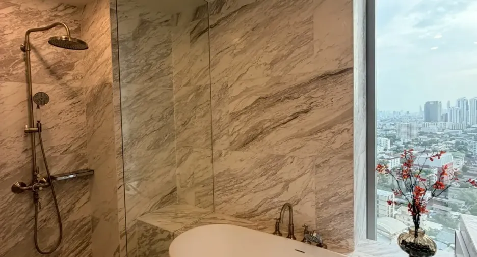 For sale 2 bedrooms condo in Khlong Toei, Bangkok