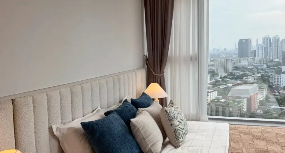 For sale 2 bedrooms condo in Khlong Toei, Bangkok
