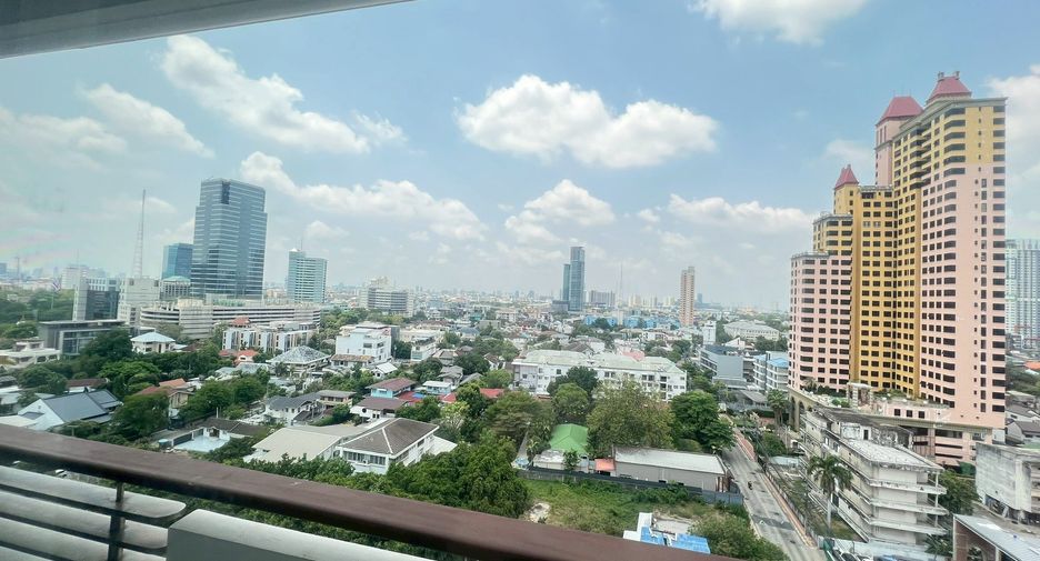 À louer 2 chambres condo à Phaya Thai, Bangkok