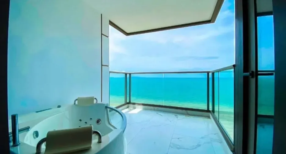 For sale 3 bedrooms condo in Jomtien, Pattaya
