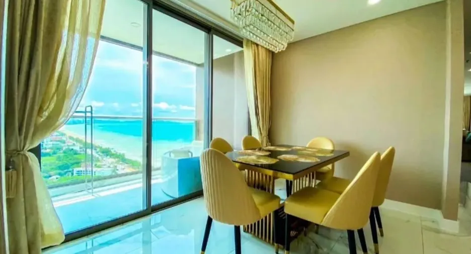 For sale 3 bedrooms condo in Jomtien, Pattaya