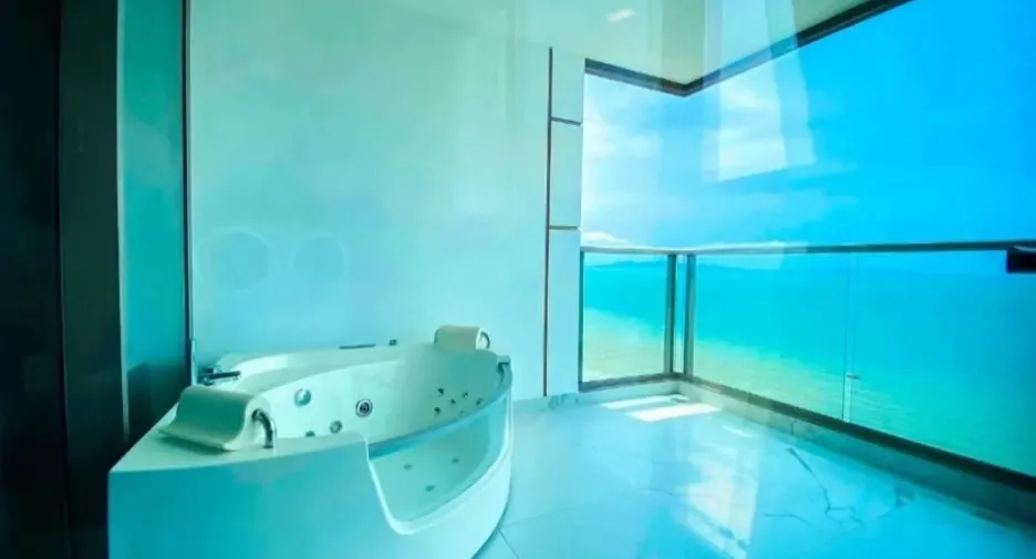 For sale 3 bedrooms condo in Jomtien, Pattaya