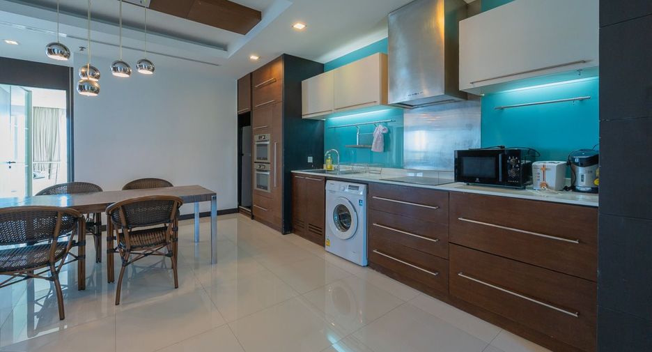 For sale 2 bedrooms condo in North Pattaya, Pattaya