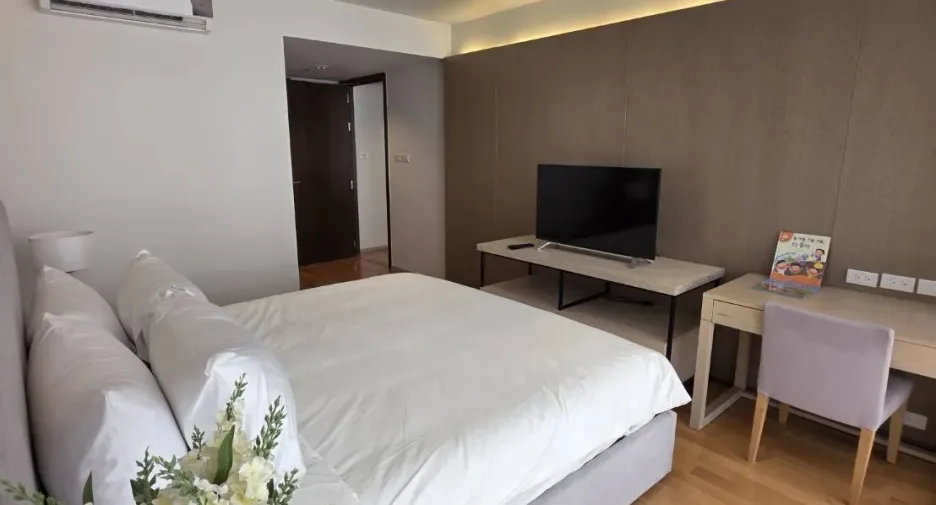Condo en alquiler de 3 habitaciones en Khlong Toei, Bangkok
