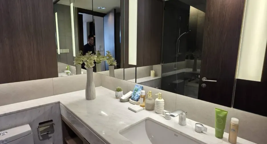 Condo en alquiler de 3 habitaciones en Khlong Toei, Bangkok