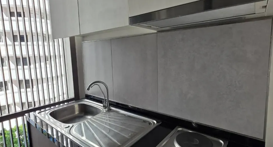 Condo en alquiler de 3 habitaciones en Khlong Toei, Bangkok