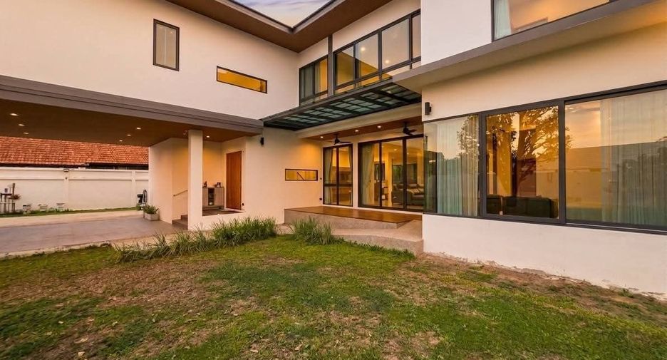 À vendre 6 chambres villa à Bang Lamung, Chonburi