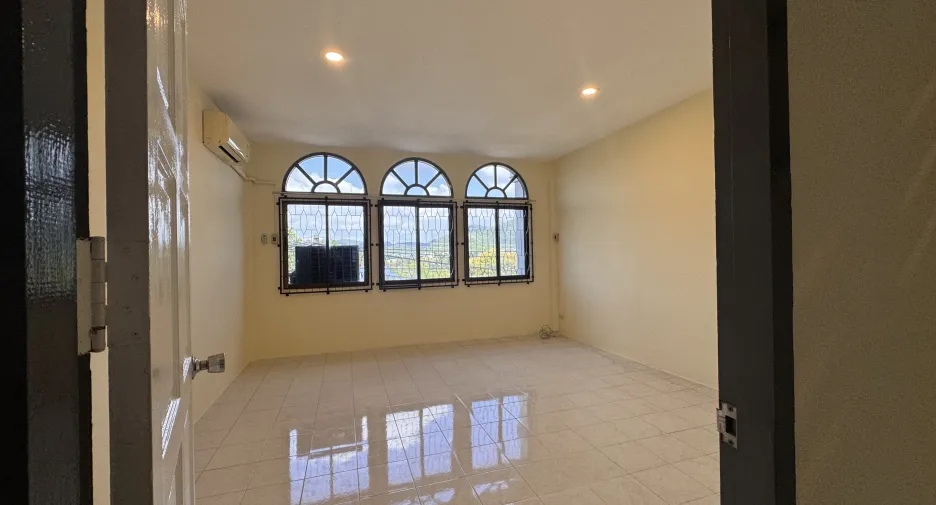 For sale and for rent 2 bedrooms townhouse in Mueang Phuket, Phuket