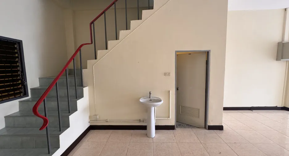 For sale and for rent 2 bedrooms townhouse in Mueang Phuket, Phuket
