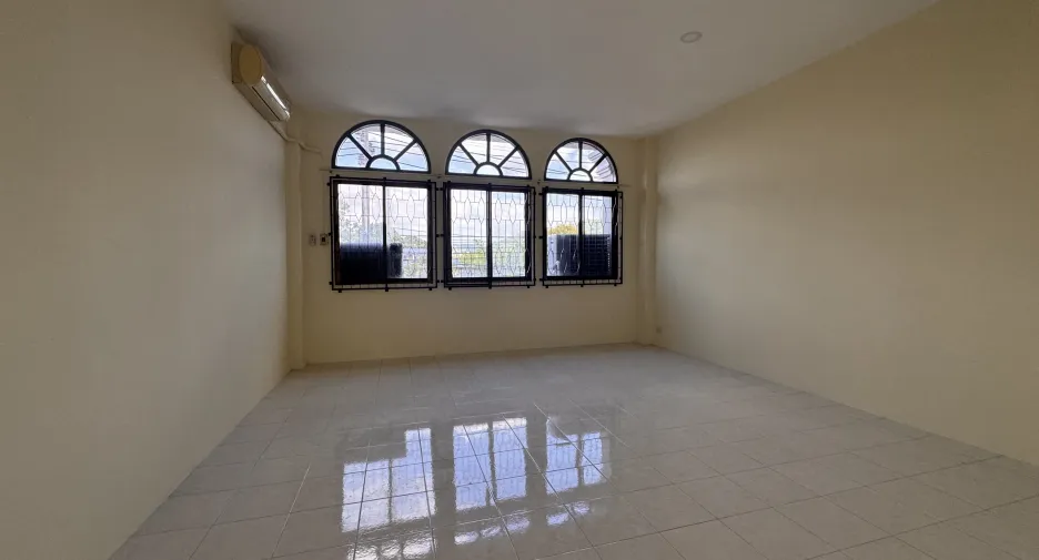 For sale and for rent 2 bedrooms townhouse in Mueang Phuket, Phuket