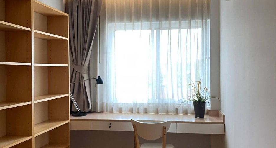 For sale 3 bedrooms condo in Phra Khanong, Bangkok