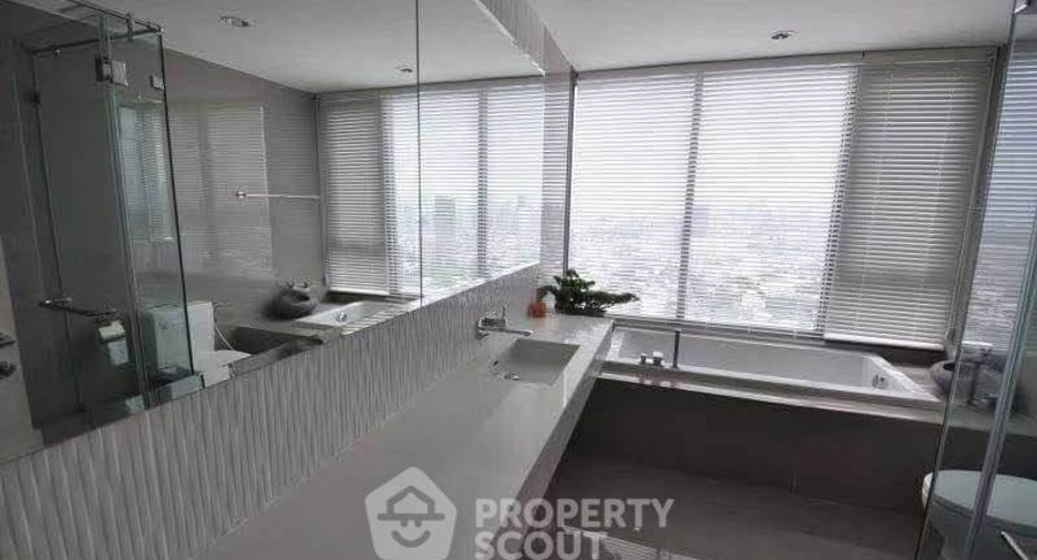 À louer et à vendre 2 chambres condo à Khlong Toei, Bangkok