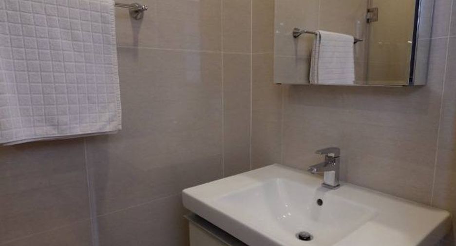 For sale 1 bed condo in Khlong Toei, Bangkok