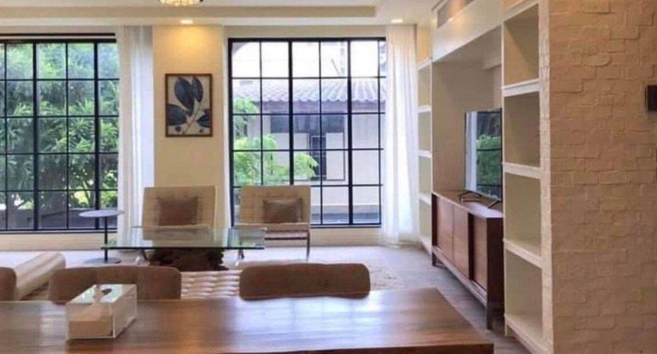For rent 3 bedrooms condo in Watthana, Bangkok