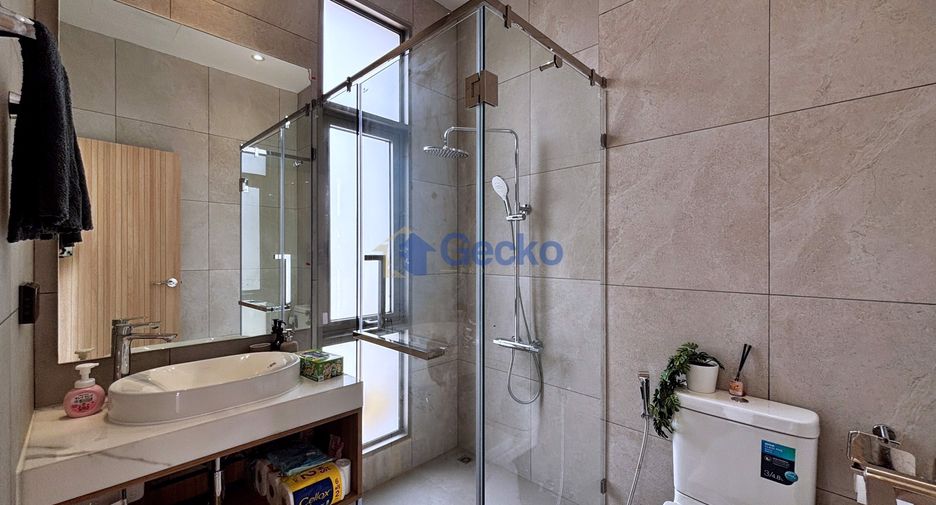 For sale 3 bedrooms house in North Pattaya, Pattaya