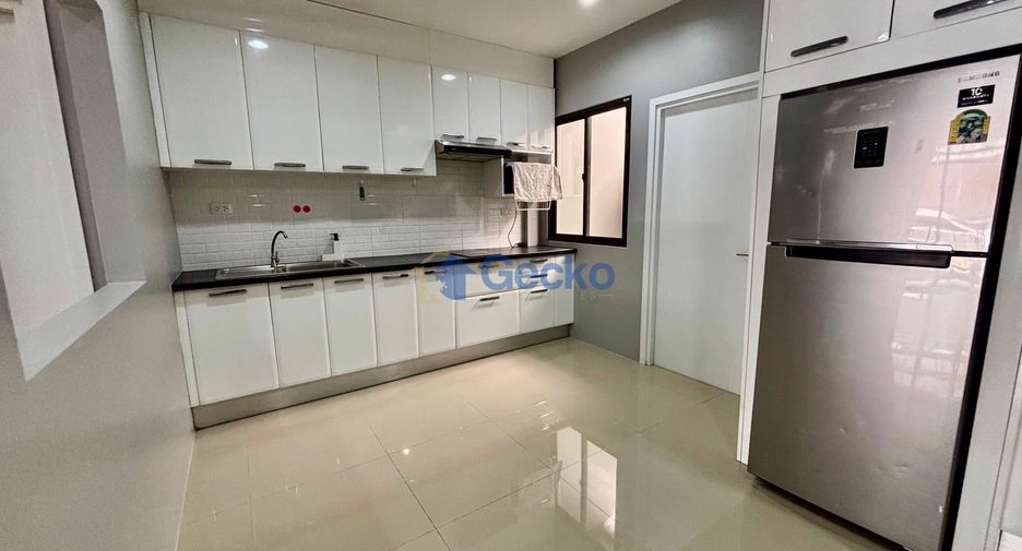 For sale 3 bedrooms house in East Pattaya, Pattaya