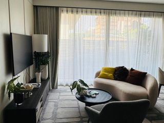 For rent 3 bedrooms condo in Huai Khwang, Bangkok