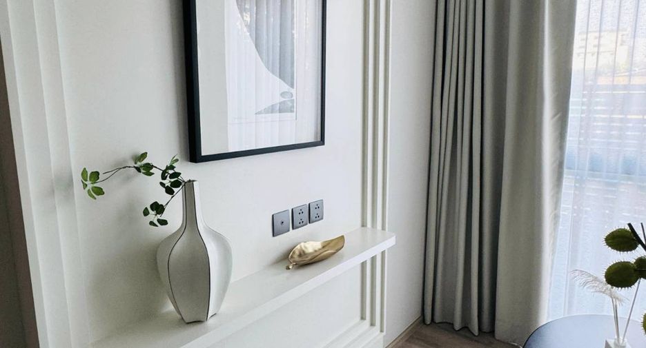 For rent 3 bedrooms condo in Huai Khwang, Bangkok