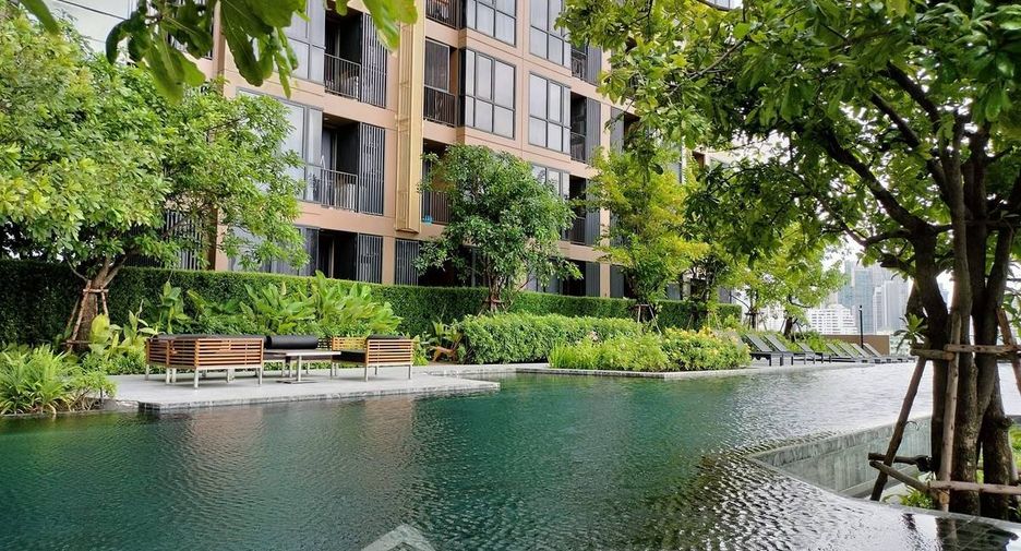 For rent 1 bed condo in Khlong Toei, Bangkok