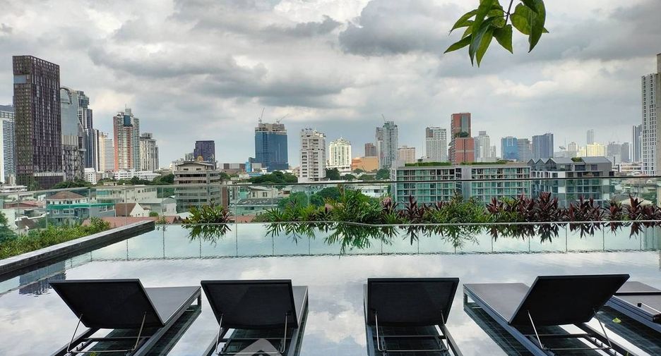 For rent 1 bed condo in Khlong Toei, Bangkok