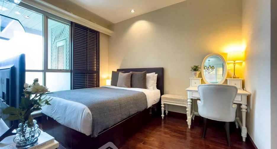 For rent 2 bedrooms condo in Pathum Wan, Bangkok