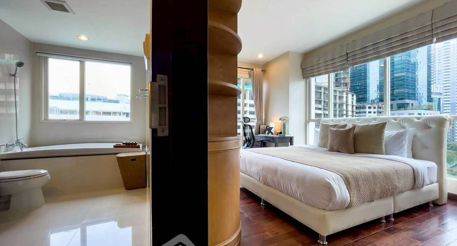 For rent 2 bedrooms condo in Pathum Wan, Bangkok