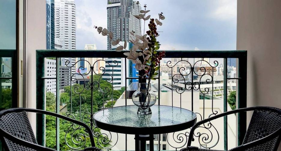 For rent 2 bedrooms condo in Pathum Wan, Bangkok