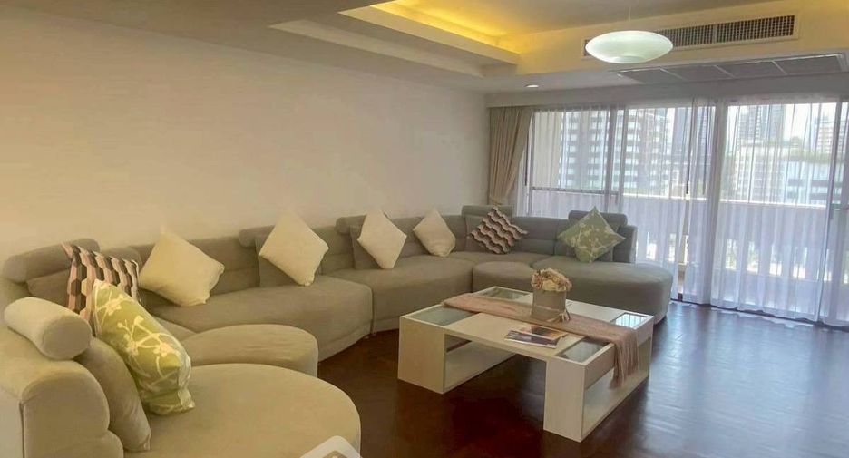 For rent 4 bedrooms apartment in Watthana, Bangkok