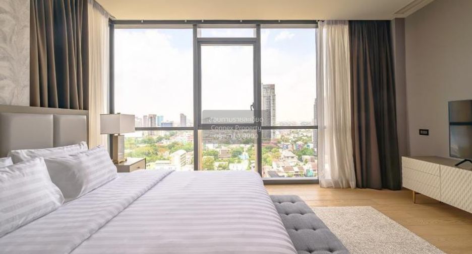 For rent 2 bedrooms condo in Watthana, Bangkok